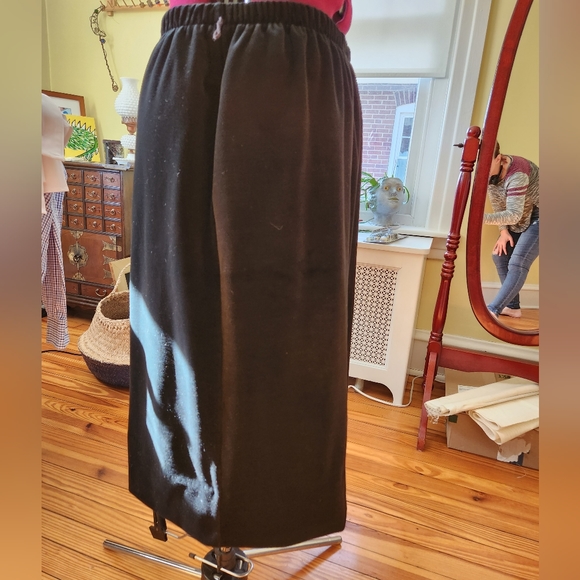 Vintage Black Velvet Pencil Skirt - Picture 12 of 13